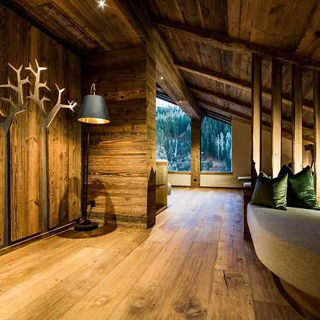 Vernel Hotel